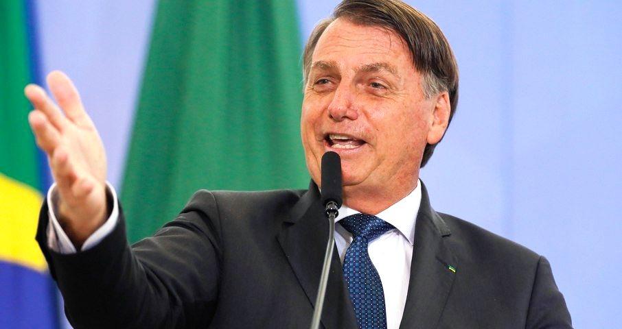 Bolsonaro afirma que reajuste para policiais pode ficar para 2023