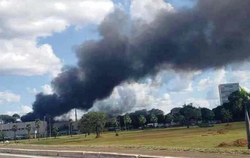 Incêndio atinge anexo do Palácio do Planalto neste sábado (19)