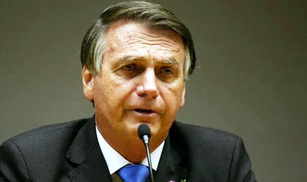 Bolsonaro diz sofrer “perseguição implacável” por Alexandre de Moraes