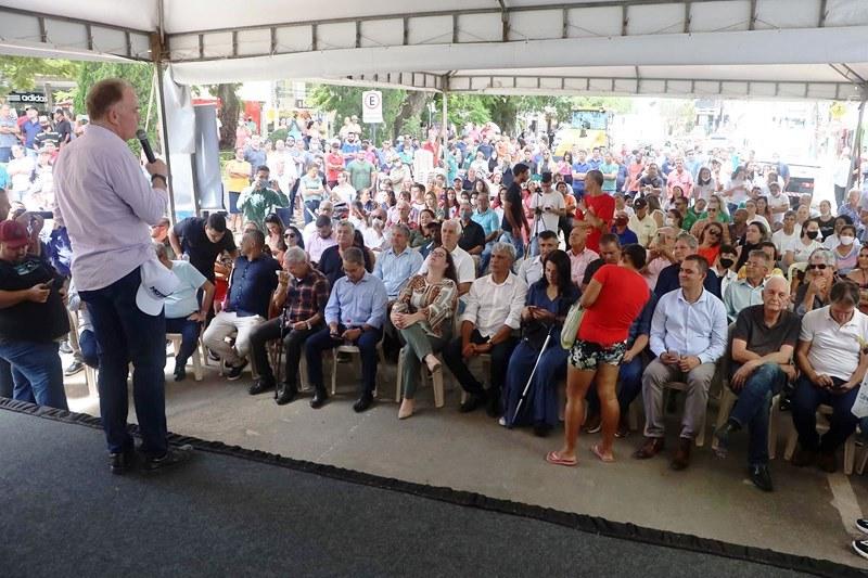 Muniz Freire recebe equipamentos agrícolas e novos investimentos do Governo do ES