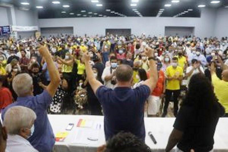 Em congresso do PSB, socialistas pedem reeleição de Casagrande, governador adia decisão e PT falta