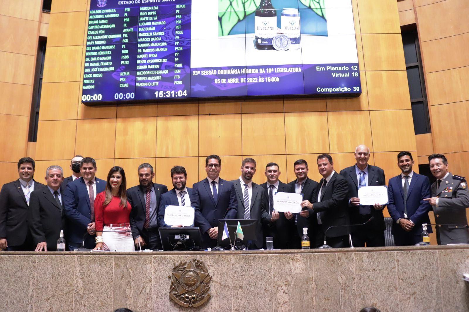 Marcelo Santos homenageia cervejarias capixabas premiadas em concurso nacional