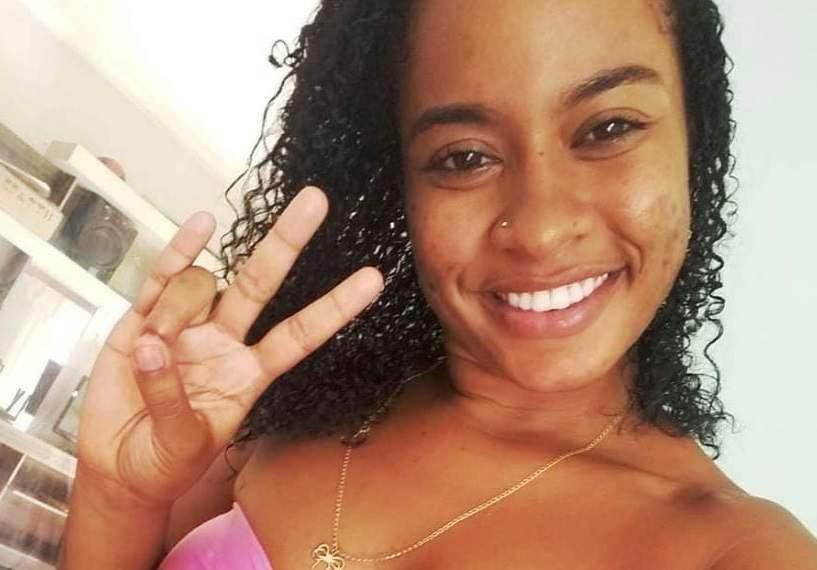 Jovem é assassinada dentro da própria casa em Cariacica, ES