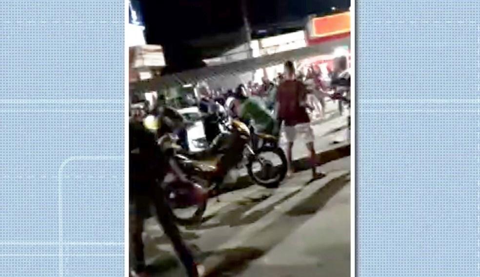 Motorista é agredido e morto a tiros após dirigir na contramão e bater em motocicleta na Bahia