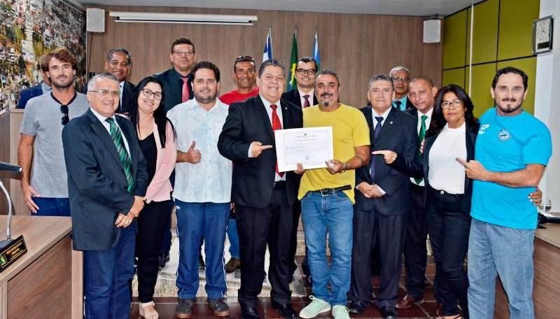 Manga Rosa mostra potencial do surf e Paulo Fundão garante apoio ao esporte em São Mateus, ES