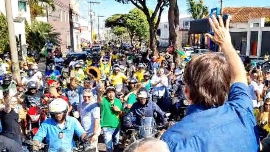 Em evento em Minas, Bolsonaro convoca aliados, mas pede manifestação pacífica no 1º de Maio