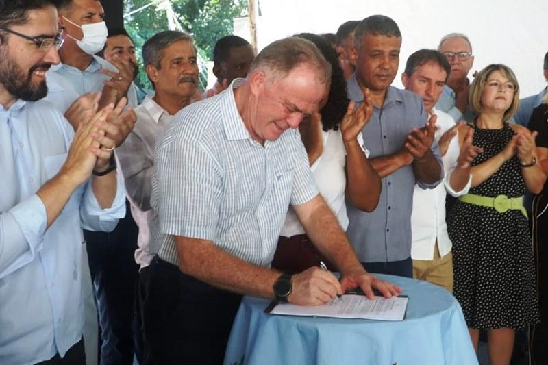 Casagrande anuncia obras de macrodrenagem e repasse para Hospital do Câncer de Cachoeiro de Itapemirim, ES