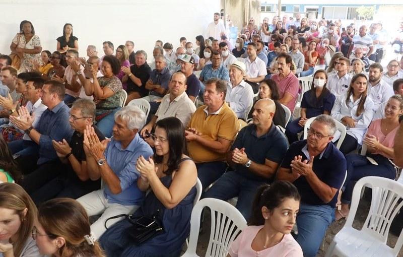 Casagrande anuncia obras de macrodrenagem e repasse para Hospital do Câncer de Cachoeiro de Itapemirim, ES