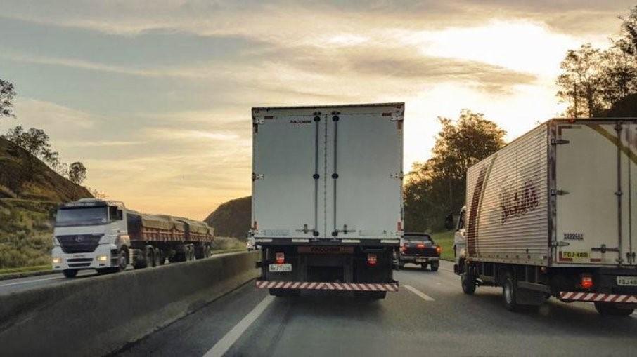 Para evitar greve, governo quer atualizar o frete para caminhoneiros