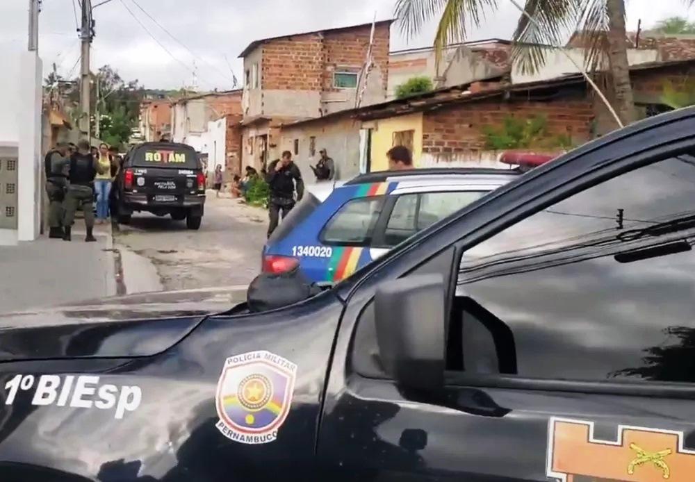 Policial militar mata ex-companheira a tiros e se mata em seguida