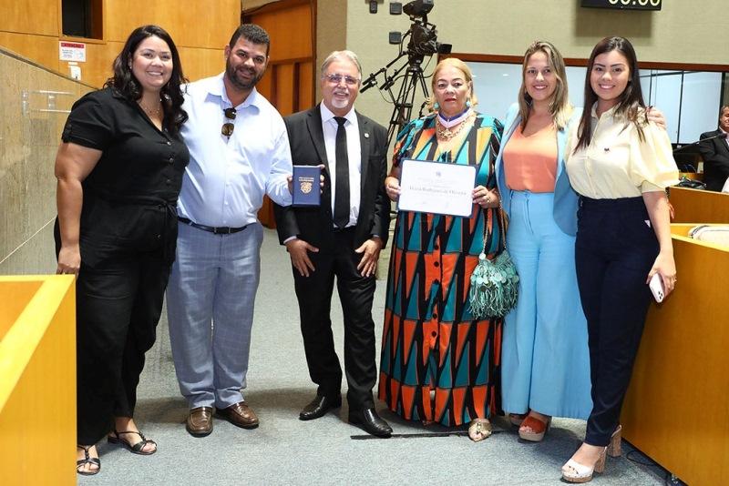 Ziza Rodrigues é homenageada pela Assembleia Legislativa do Espírito Santo