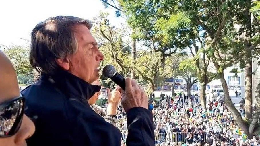 Em aceno a evangélicos, Bolsonaro participa de evento religioso no PR