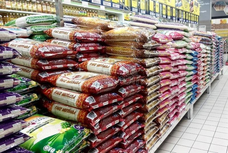 Governo anuncia corte no imposto de importação de arroz, feijão, carne e outros itens