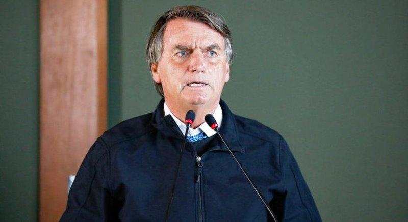 Bolsonaro critica política de preços da Petrobras e volta a falar em privatização: ‘Fatiar é uma ideia’