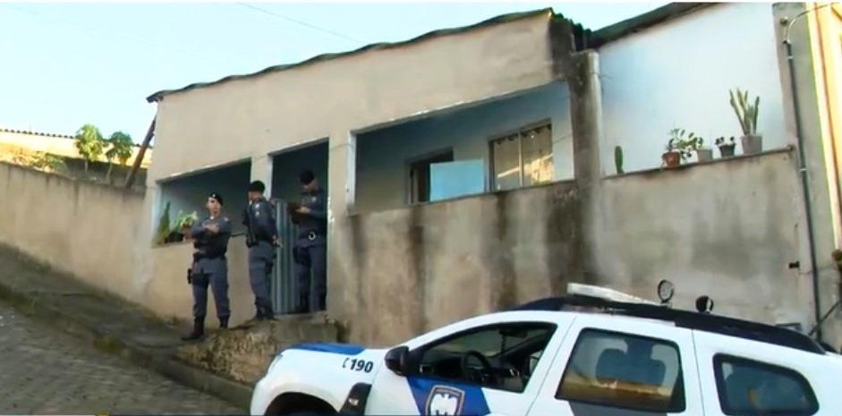 Mulher é encontrada morta dentro de casa no ES; filho de 3 anos pediu ajuda à vizinho