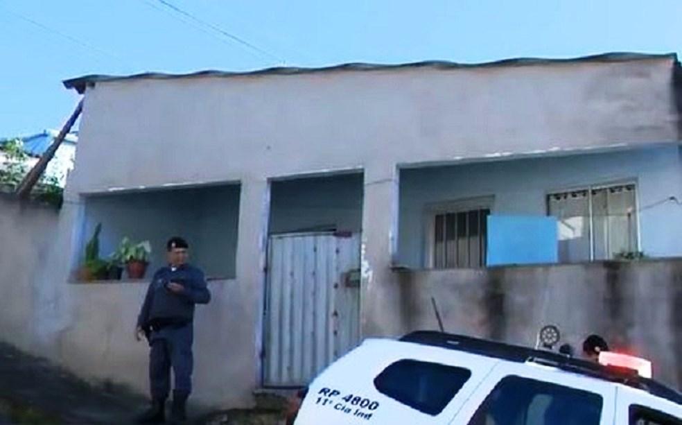 Mulher é encontrada morta dentro de casa no ES; filho de 3 anos pediu ajuda à vizinho