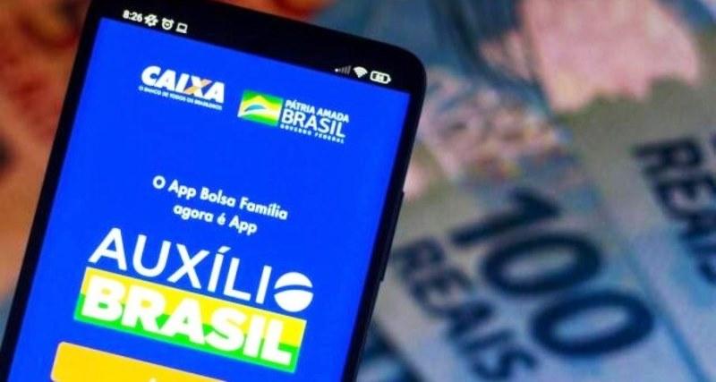 PEC Eleitoral: 2 milhões de famílias podem entrar no Auxílio Brasil