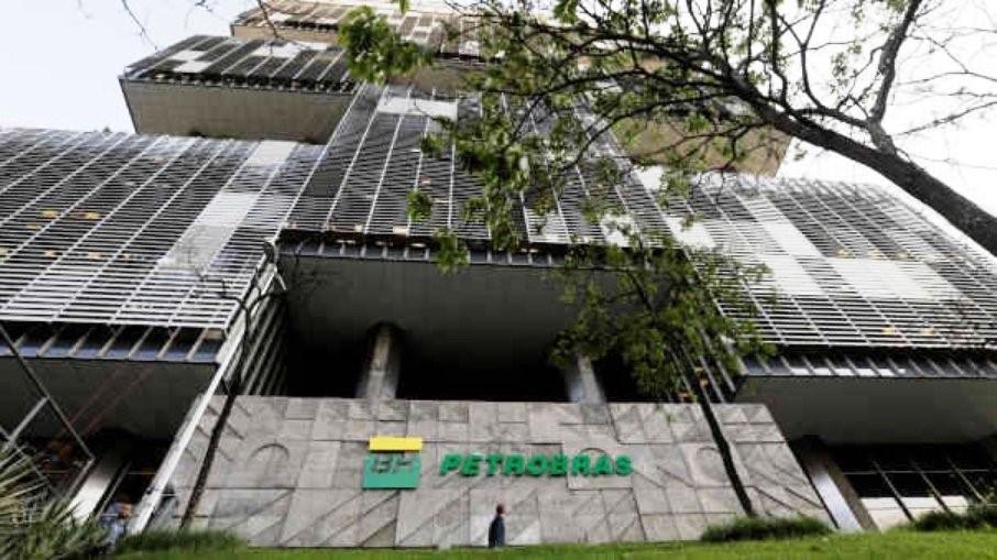 Governo pressiona Petrobras, que já estuda redução nos combustíveis