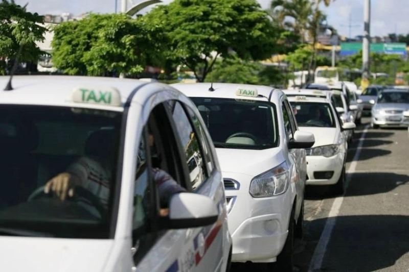 Governo começa cadastro de taxistas para pagar auxílio em 16 de agosto