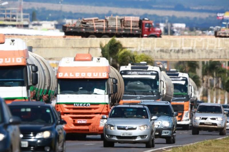 Caminhoneiros receberão 2 parcelas de R$ 1 mil do auxílio, em 9 de agosto