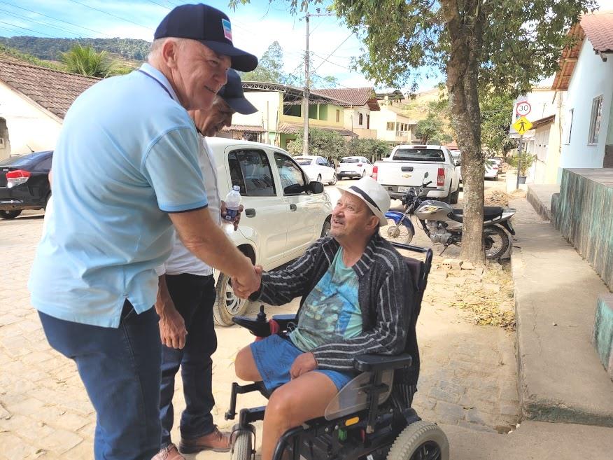 Casagrande visita obras de pavimentação de rodovias no Sul do ES