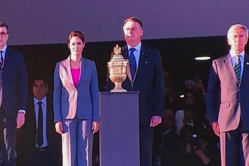 Bolsonaro recebe coração de dom Pedro I em cerimônia no Planalto