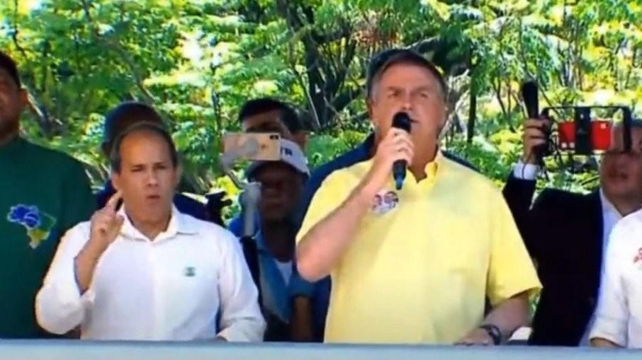 Jair Bolsonaro discursa ao lado de Zema em Minas e pede “oportunidade”