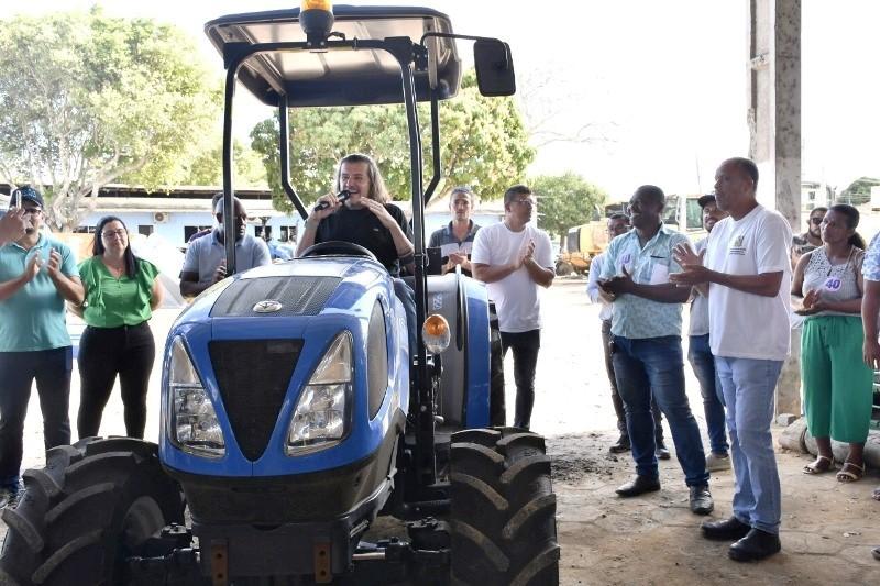 Parceria entre Governo do ES e Prefeitura viabiliza mais de R$ 900 mil em equipamentos agrícolas para associações de São Mateus