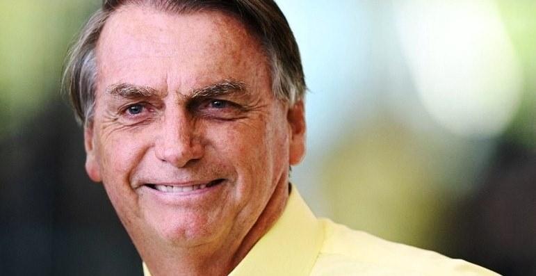 Bolsonaro garante reajuste acima da inflação para aposentados e servidores em 2023