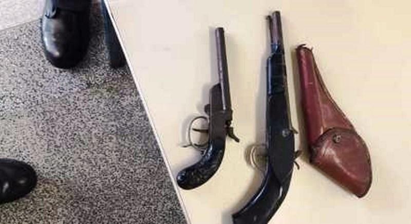 Menina de 3 anos entra com duas armas em creche de Santo André (SP)