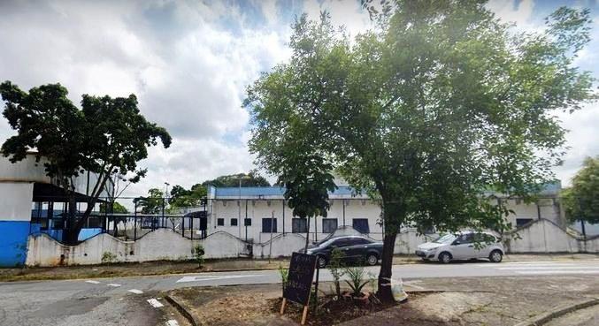 Menina de 3 anos entra com duas armas em creche de Santo André (SP)