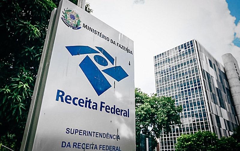 Receita paga hoje lote residual de restituição do IR 2022 a 471.447 contribuintes