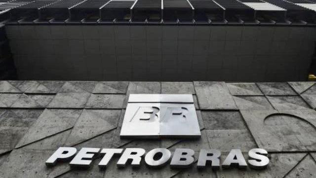 Petrobras aprova dividendos de R$ 43,6 bilhões no 3º trimestre