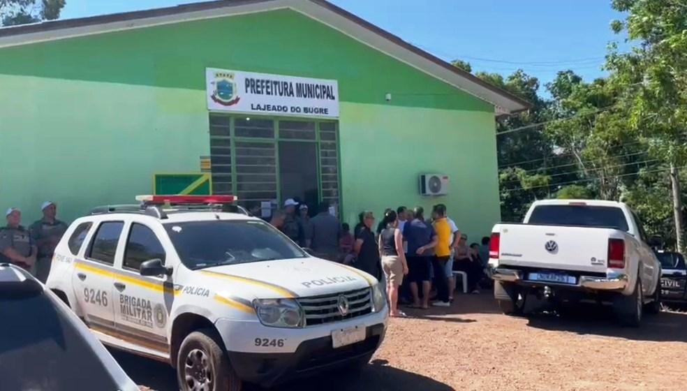 Prefeito é morto a tiros dentro da prefeitura, diz BM