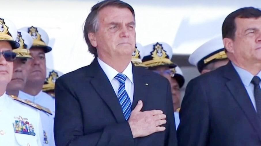 Bolsonaro participa de evento da Marinha, mas não discursa