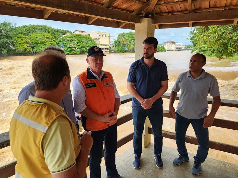 Casagrande visita municípios atingidos pelas fortes chuvas no Norte do ES