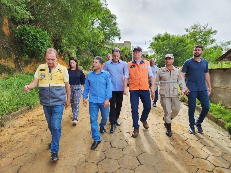 Freitas acompanha Casagrande em visita à áreas de risco em Nova Venécia e São Mateus, no Norte do ES