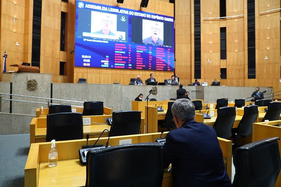 Assembleia do ES aprova reajuste de salários de governador e deputados