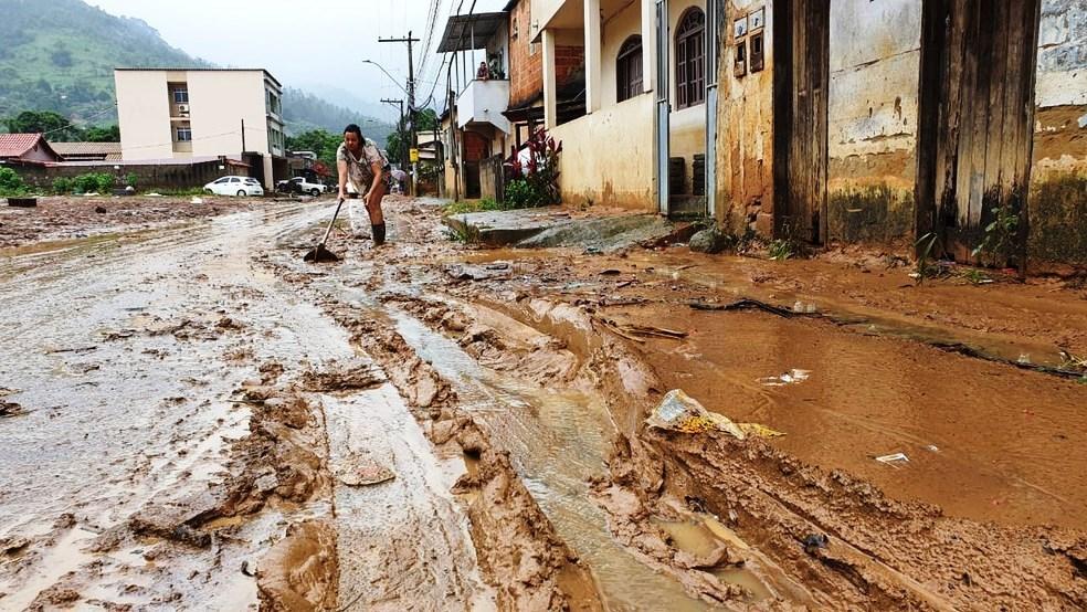 Vítimas da chuva no Espírito Santo já podem pedir auxílio de R$ 3 mil