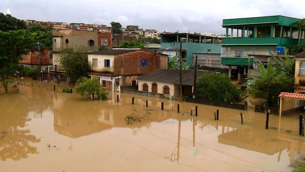 Vítimas da chuva no Espírito Santo já podem pedir auxílio de R$ 3 mil