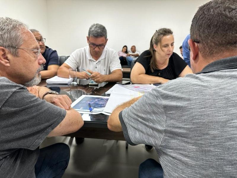 Macrodrenagem de Guriri: a pedido de Daniel Santana, Sedurb amplia projeto e realiza visita técnica à ilha, em São Mateus, ES