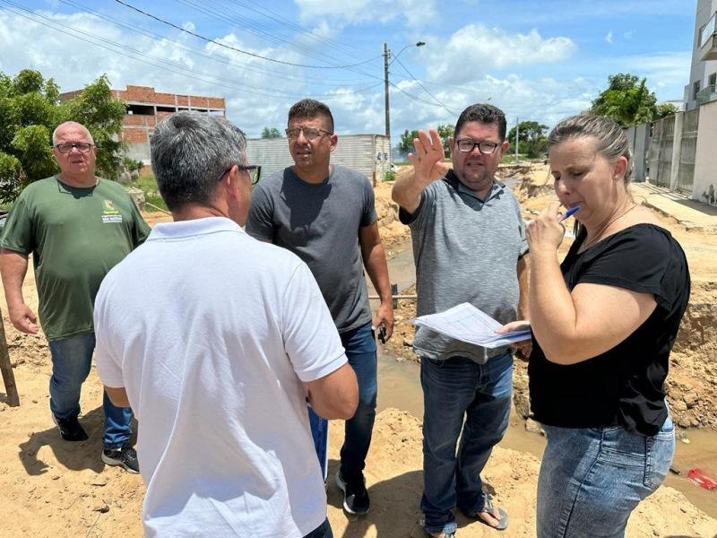 Macrodrenagem de Guriri: a pedido de Daniel Santana, Sedurb amplia projeto e realiza visita técnica à ilha, em São Mateus, ES