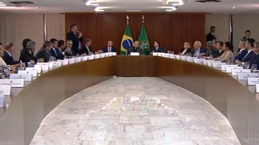 Lula se reúne com governadores para debater propostas dos estados