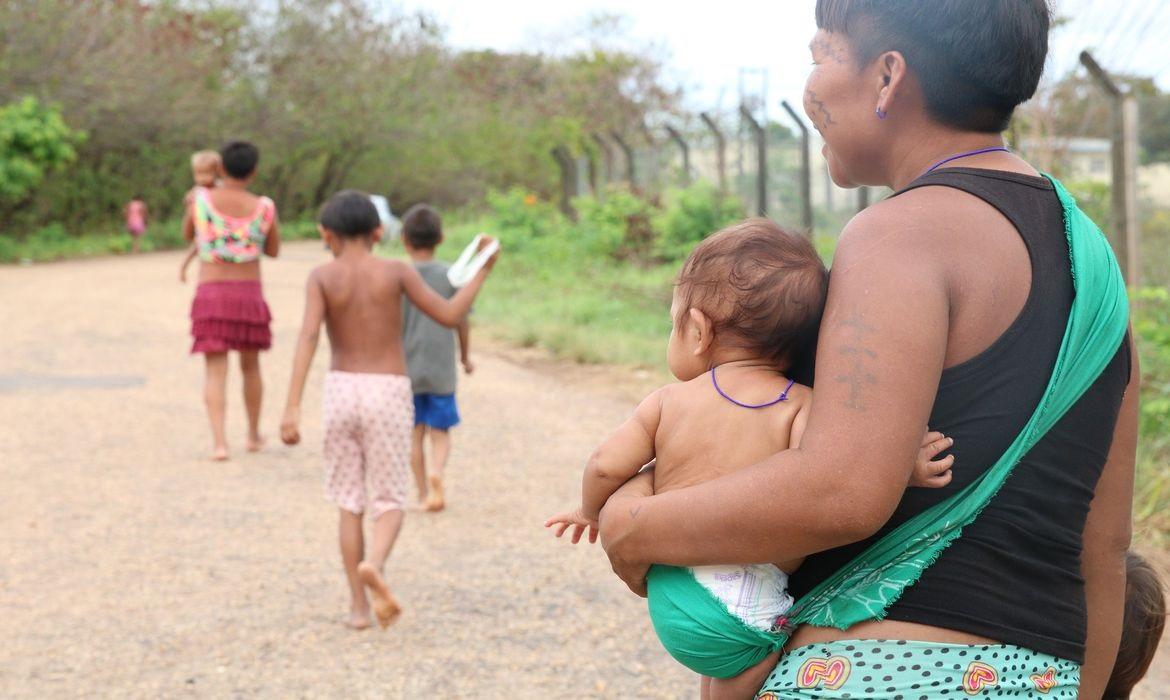 Mais de 5 mil yanomamis receberam atendimentos médico em um mês