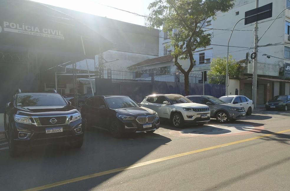 Polícia prende mineiro por roubar carros de luxo no RJ e vender no ES