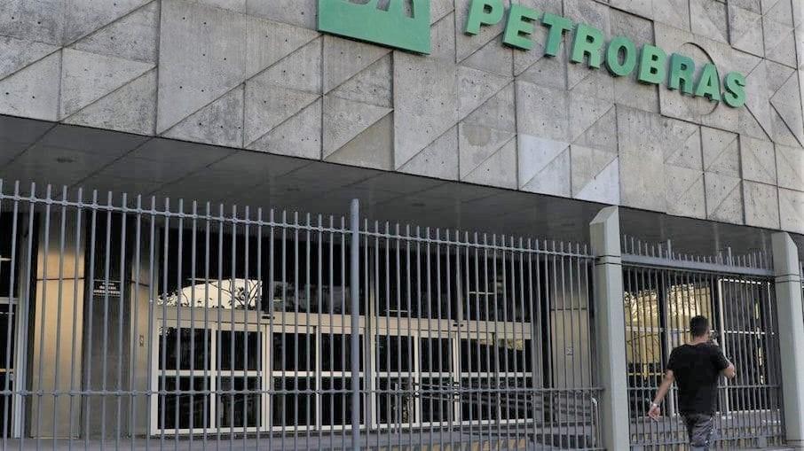 Petrobras propõe aumento de 44% no salário dos administradores