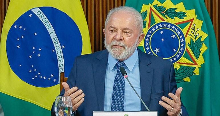 Com pneumonia e influenza, Lula vai passar uma semana em tratamento, diz médico