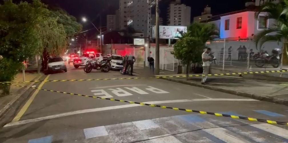 Tiroteio em festa deixa 3 homens mortos e 2 feridos; PM mata suspeito