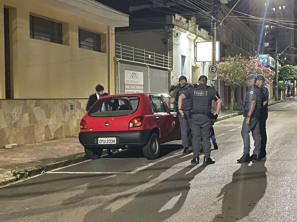 Tiroteio em festa deixa 3 homens mortos e 2 feridos; PM mata suspeito