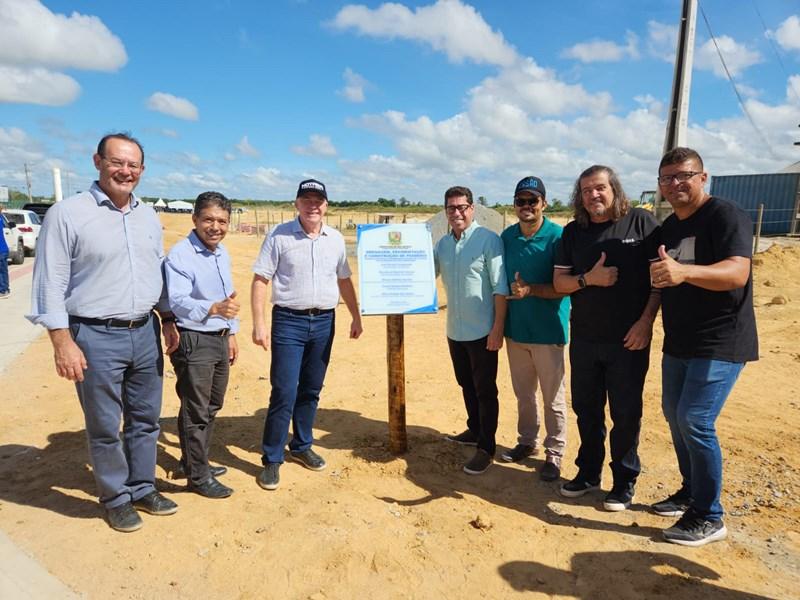 Casagrande visita obras do Complexo de Saúde do Norte, em São Mateus. ES